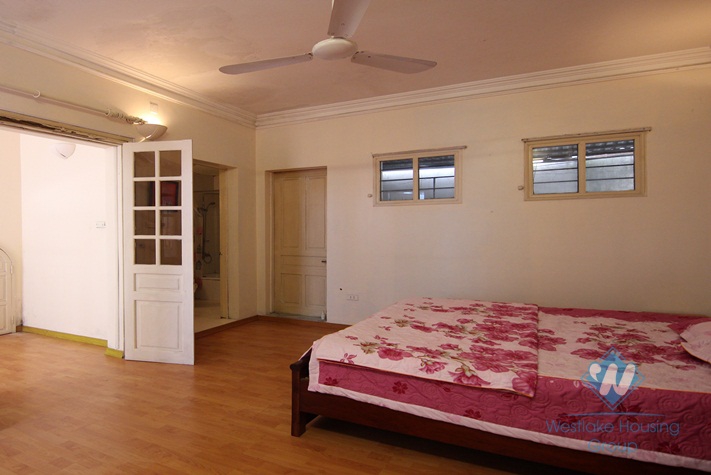 Cheap 3 bedroom apartment for rent in Tay Ho, Hanoi